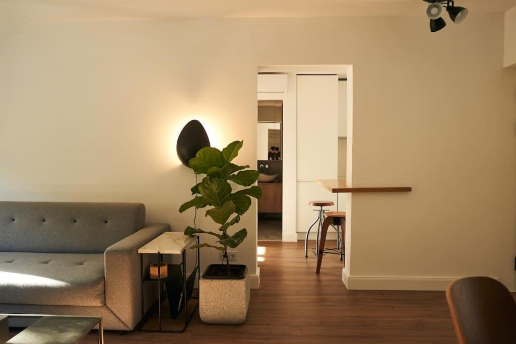 Ultracentral Two Rooms Apartment In Bukares Bagian luar foto