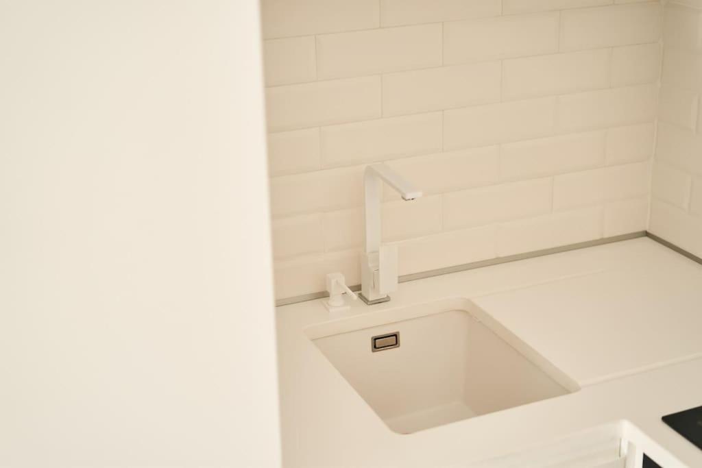 Ultracentral Two Rooms Apartment In Bukares Bagian luar foto