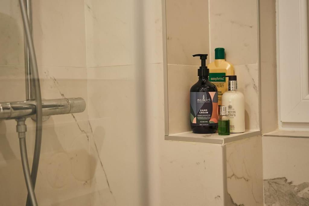 Ultracentral Two Rooms Apartment In Bukares Bagian luar foto