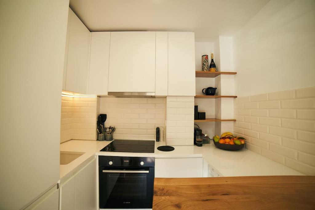 Ultracentral Two Rooms Apartment In Bukares Bagian luar foto